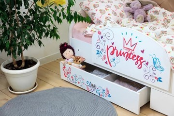 Кровать детская односпальная Эльза с бортиком, Розовый (щиты) в Элисте - предосмотр 2