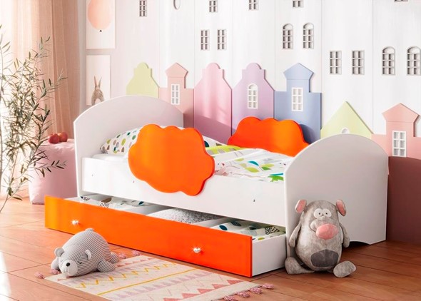 Кровать с бортиками Тучка с ящиком, корпус Белый, фасад Оранжевый в Элисте - изображение