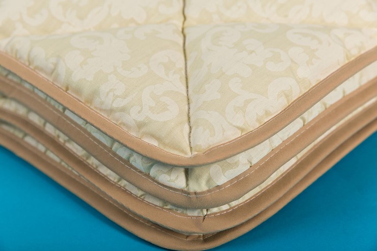 Одеяло всесезонное полутороспальное Шерсть & Хлопок в Элисте - изображение 1