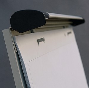 Доска-флипчарт магнитно-маркерная 2х3, TF02/2011, 70x100 см, передвижная, держатели для бумаги в Элисте - предосмотр 8